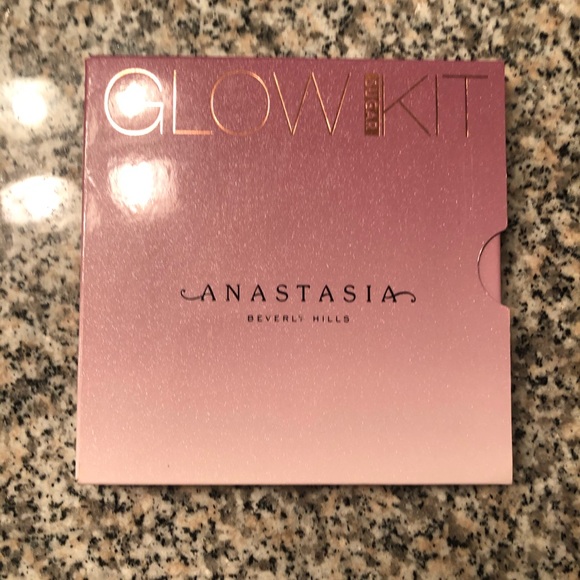 Anastasia Beverly Hills Other - Anastasia sugar glow kit